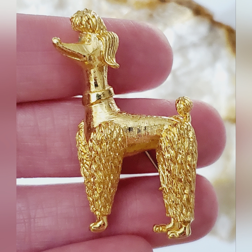 Vintage gold plated poodle dog pup brooch pin Paris France style